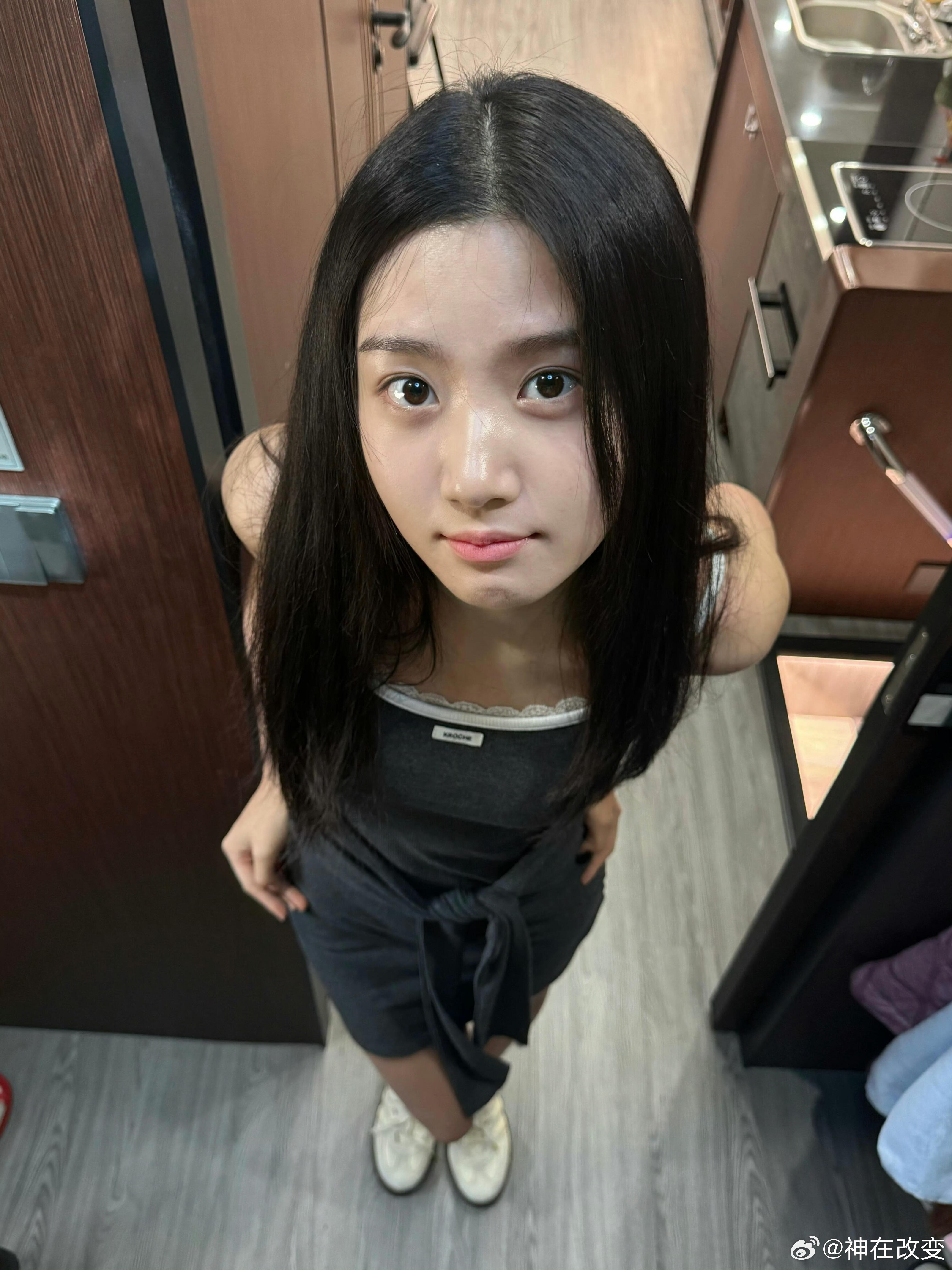 卢昱晓  卢昱晓生活感超萌生活感照片比美照更有杀伤力～就这个卢昱晓淡淡的萌萌的卢