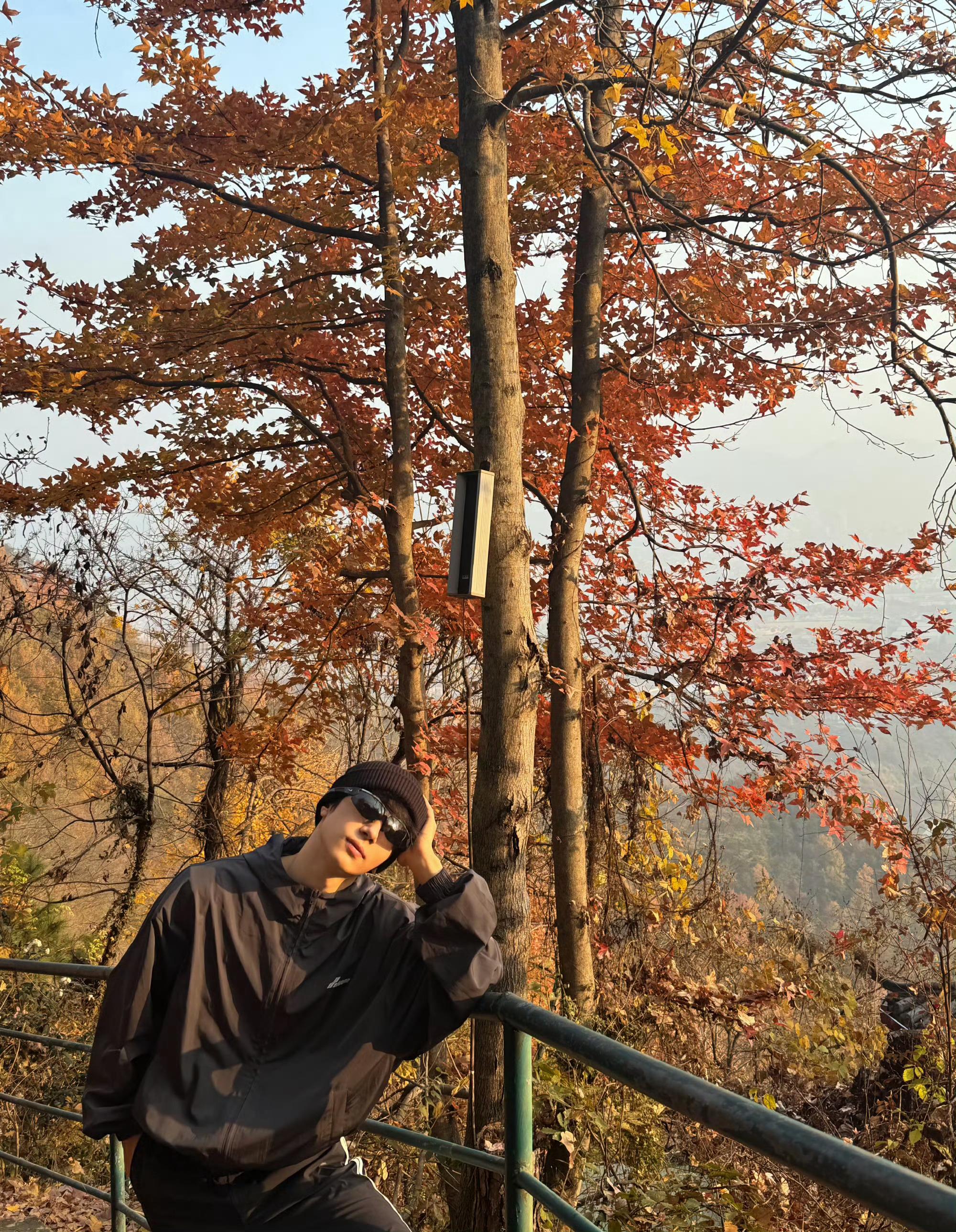 余承恩山上空气会不会好一些，最近降温，注意保暖噢！！！！ 