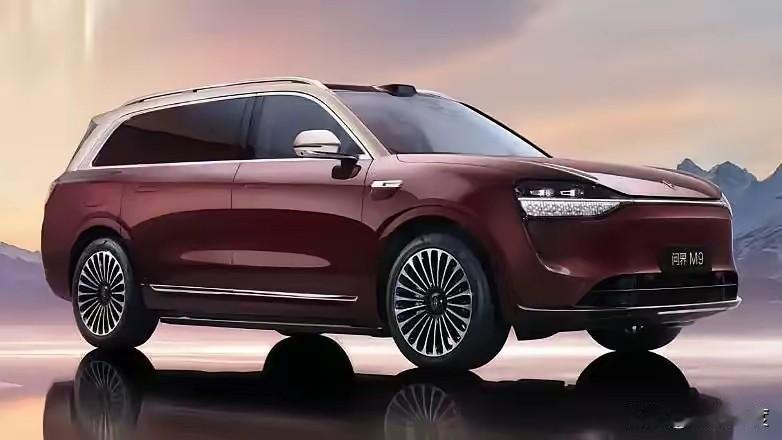 “长风破浪会有时，直挂云帆济沧海。”在汽车工业的浩瀚海洋中，AITO品牌宛如一艘