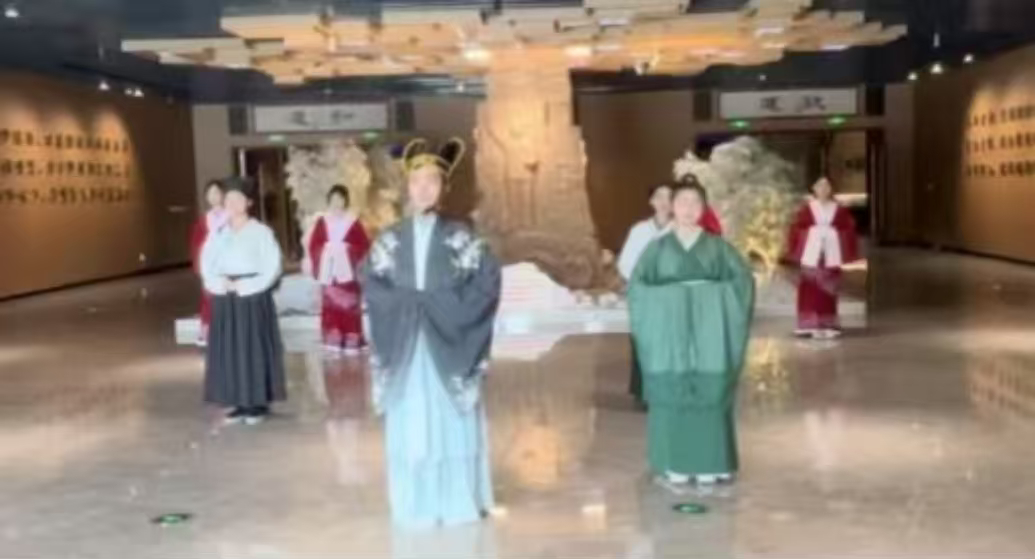 秦岭笑谈[超话]【曲园学子暑假社会实践】——《论语》德育的生动实践：从课堂到生活