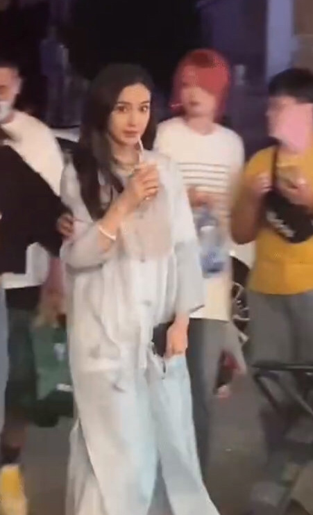 #丽江偶遇了Angelababy#网友在丽江偶遇Angelababy ！Ange