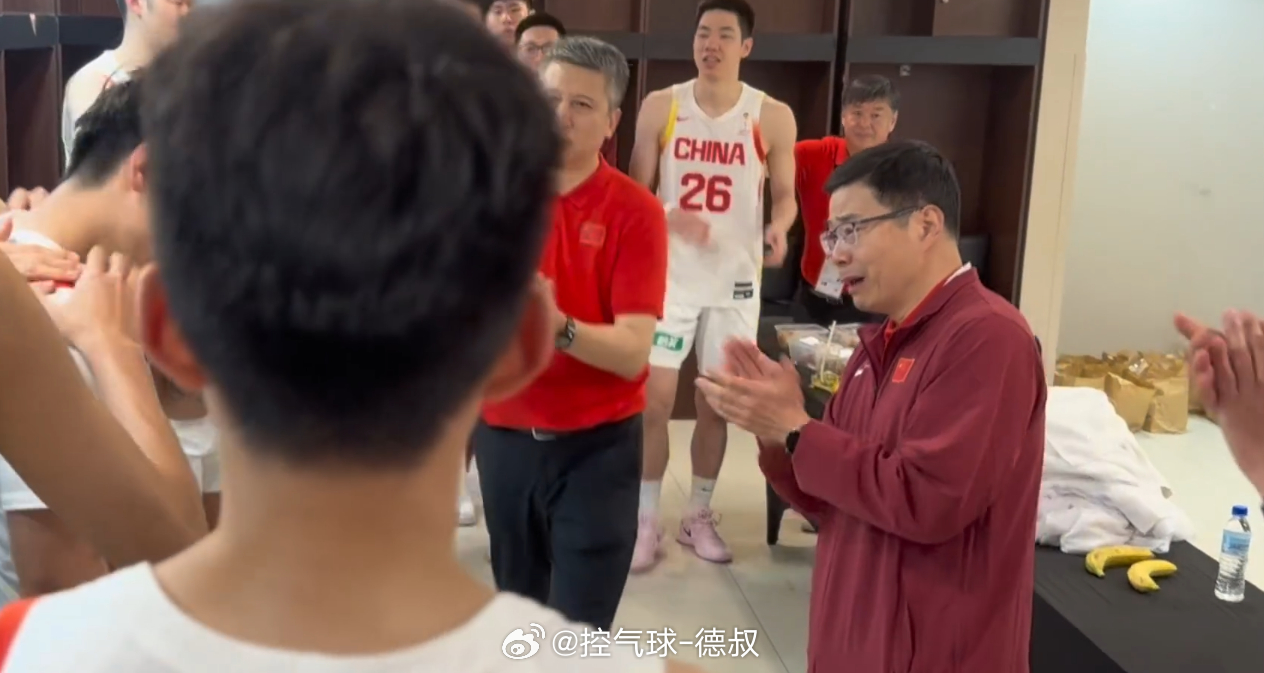 马尼拉客场 100-93 逆转中国台北，两连胜的背后，是中国篮球人压在心底许久的