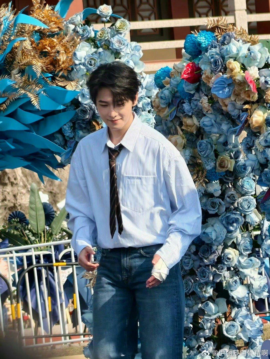 杨洋周洁琼不让江山开机同框 杨洋周洁琼开机同框好养眼！俊男靓女同框氛围感拉满，期