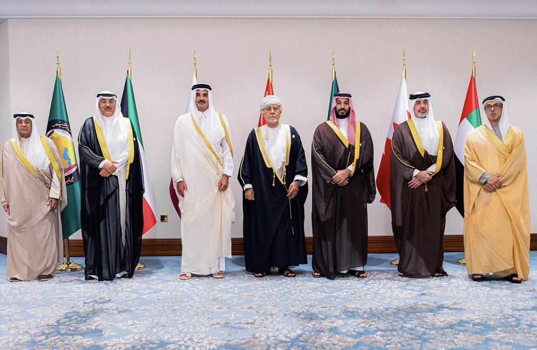 阿拉伯世界“全线反水”，集体教以色列做人！
 
以色列这是彻底疯了？刚在加沙开着