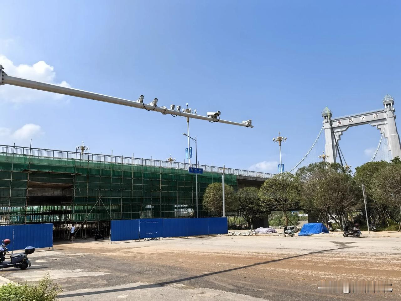 做为第五届湖南旅游发展大会的主要活动区域，怀化对舞水三桥和舞水七桥实施提质升级，
