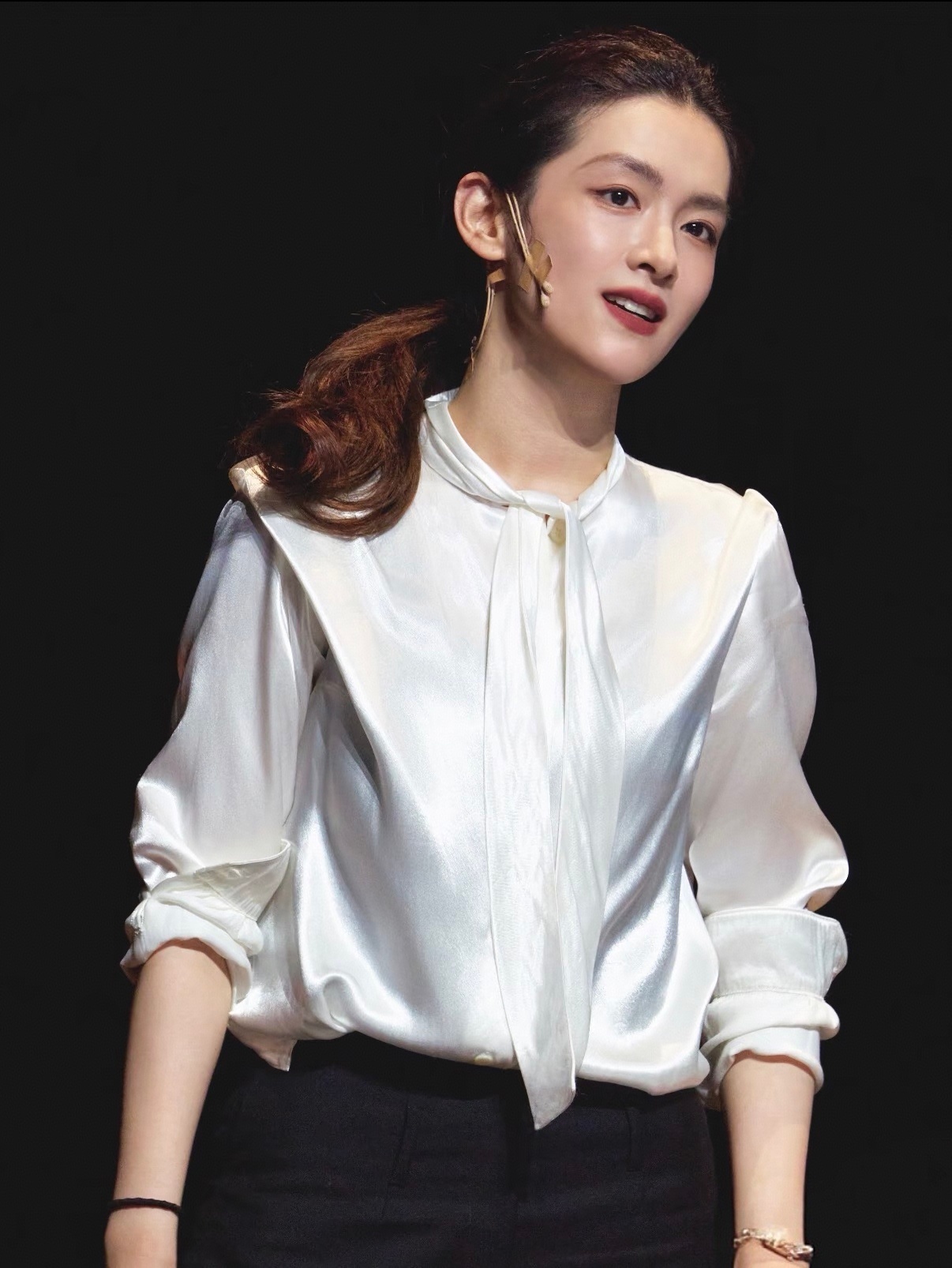 陈昊宇[超话]陈昊宇初步举证毕业哭了 (｡í ˰ ì｡)昊宇不哭，我们下个舞台见