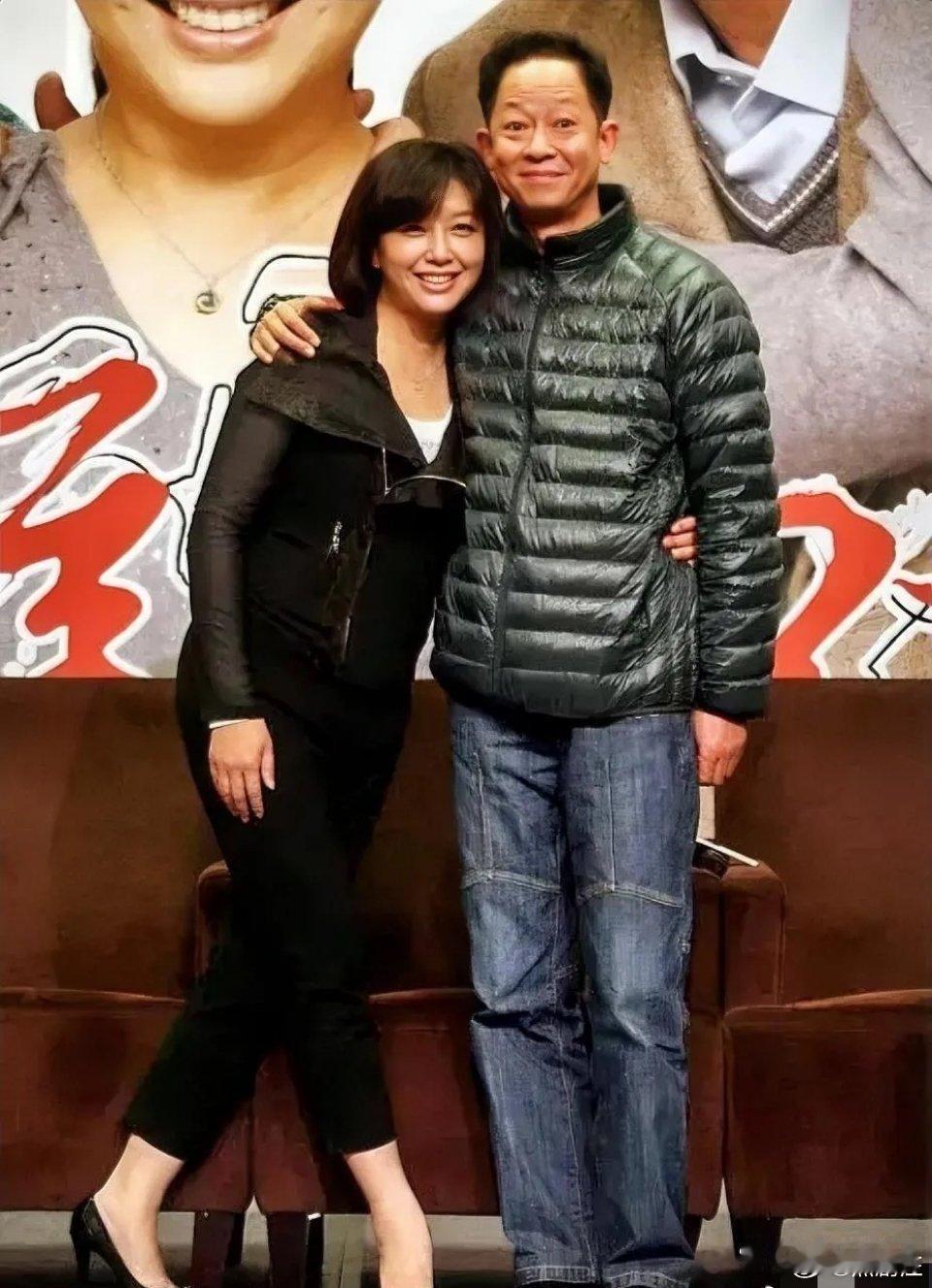 看到江珊王志文，不由感叹：原来每个人的青春只有一次。网友：这可是我当年磕的第一对