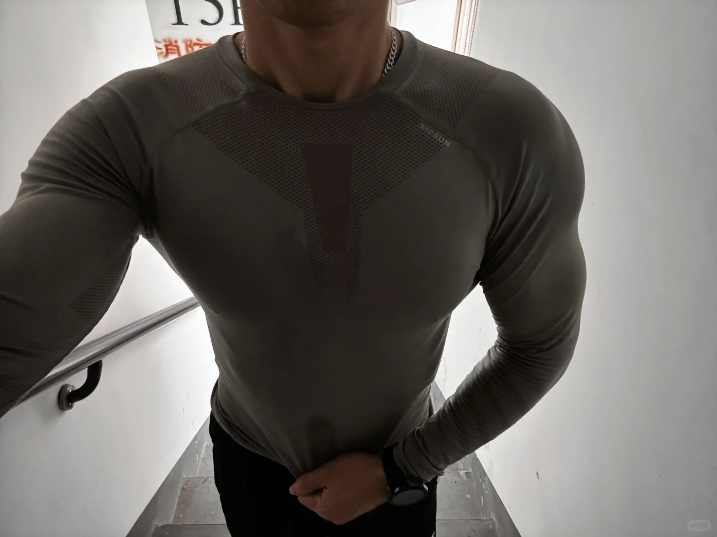 早起空腹爬楼梯的先享受快乐