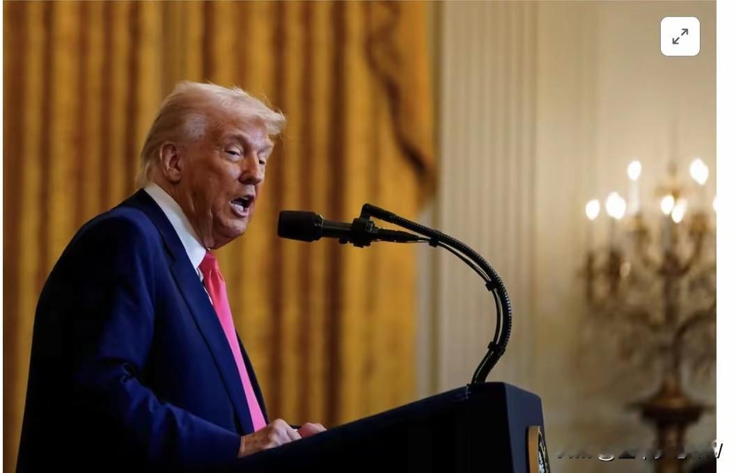 这回轮到特朗普尴尬了，25年特朗普举起关税大棒的时候是多么自豪多么充满信心。然而