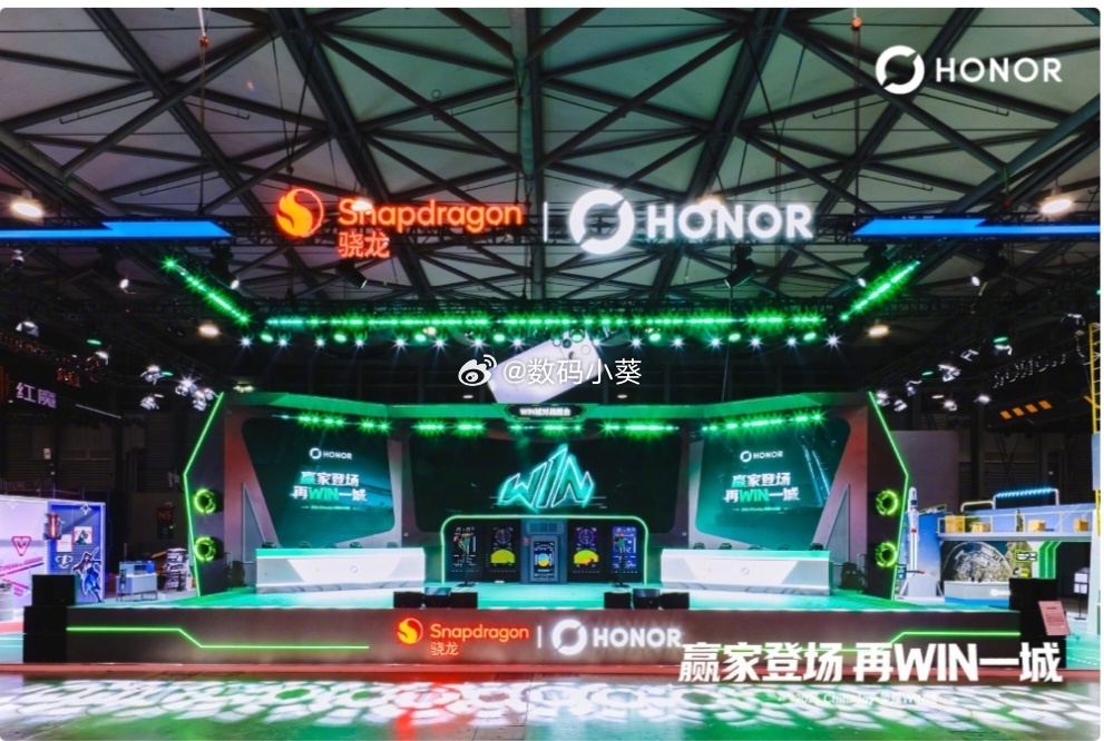 在2026世界人工智能大会上，荣耀CEO李健提出一个超有共鸣的观点：AI的演进必