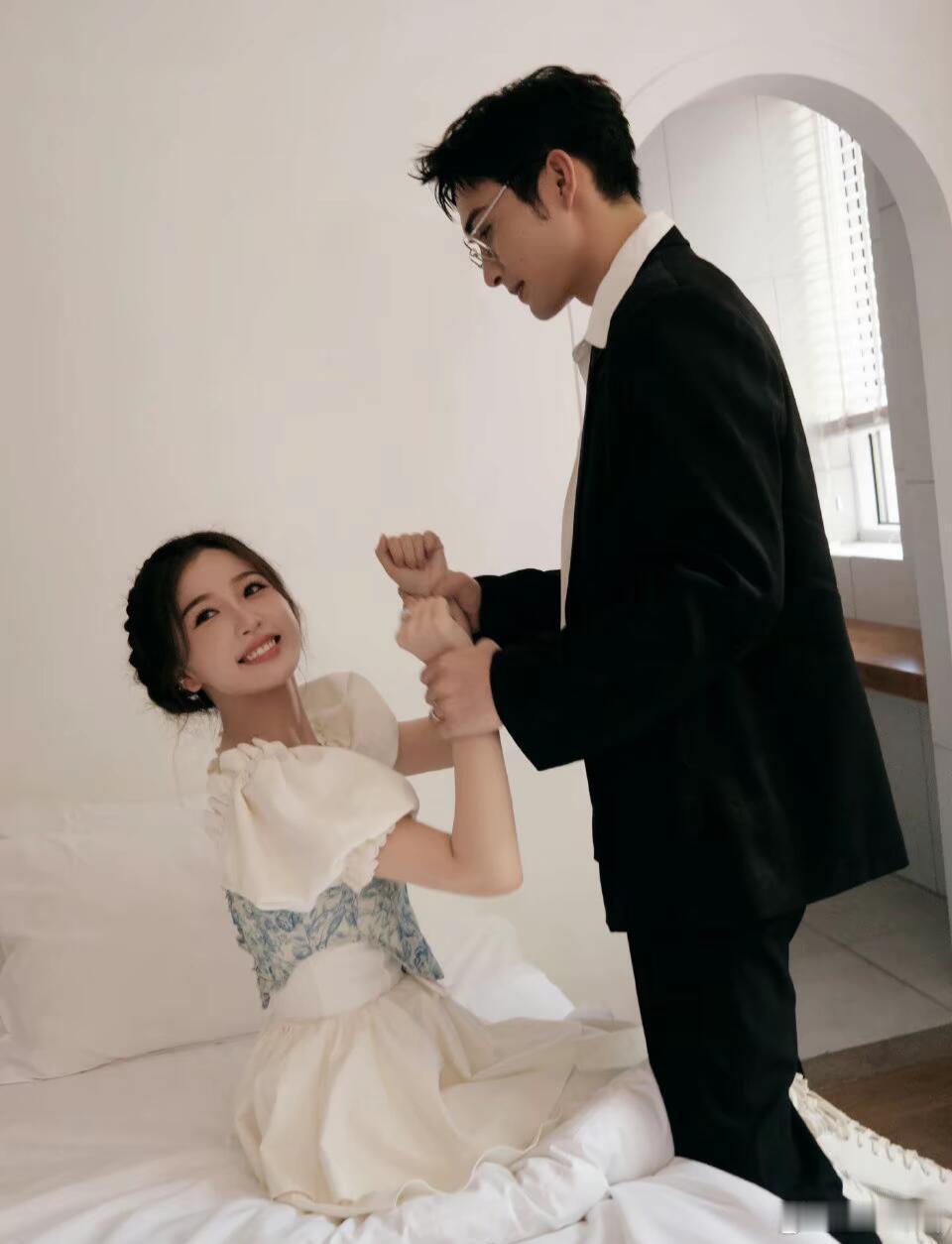 谁来懂下张彬彬的眼神？感觉很吃欣欣这类！谁懂啊！ 