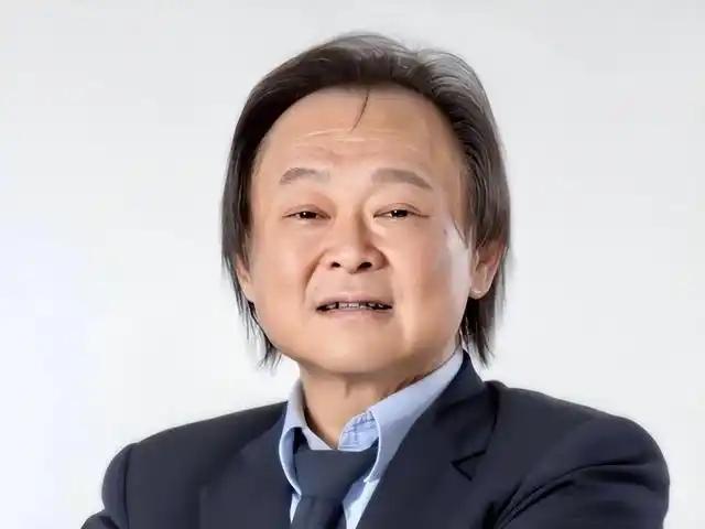 台湾名嘴王世坚拥有不少令人印象深刻的经典语录。其中最火的当属“本来应该从从容容，