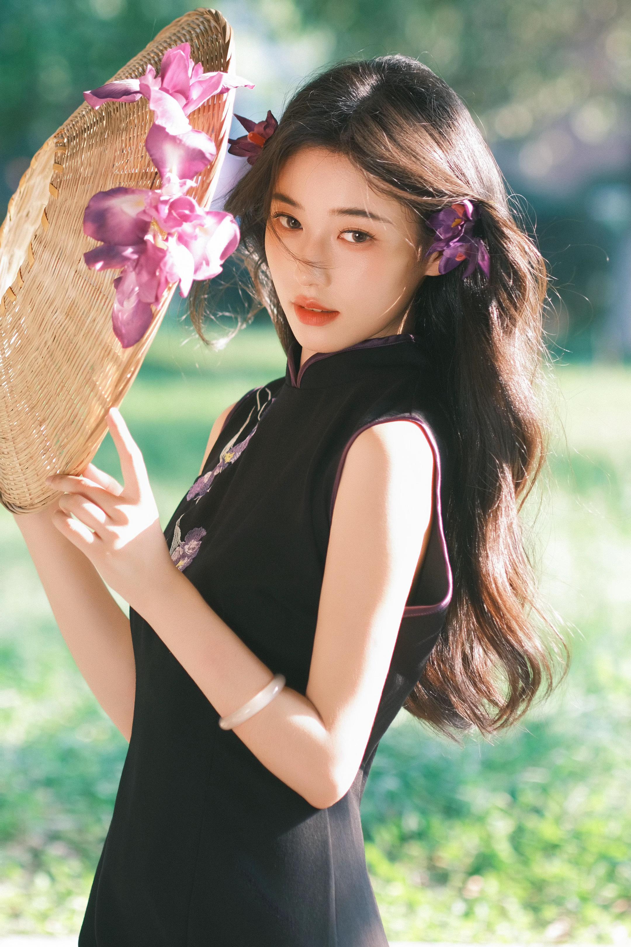 “枯树终有回春日 故人难回那年秋”