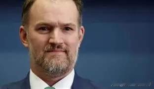 中国赢了，美国敢怒不敢言。

当地时间7月15号，美国贸易代表格里尔接受采访那番