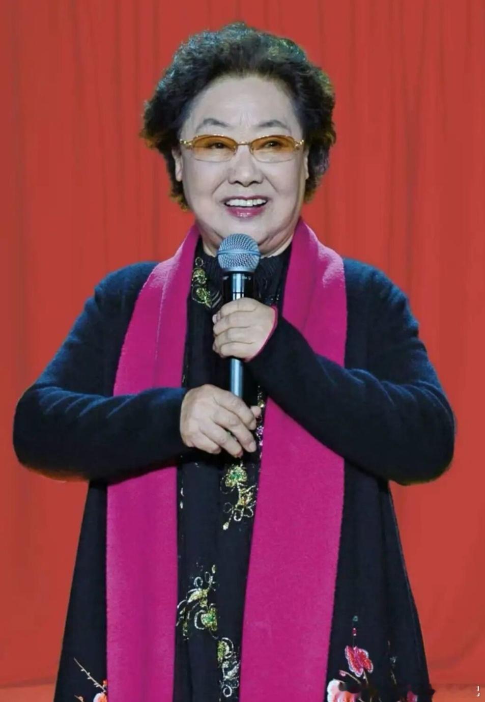 来自山西的著名金嗓子郭兰英老师，人民艺术家，您的风采依旧，金曲永流传……郭兰英郭