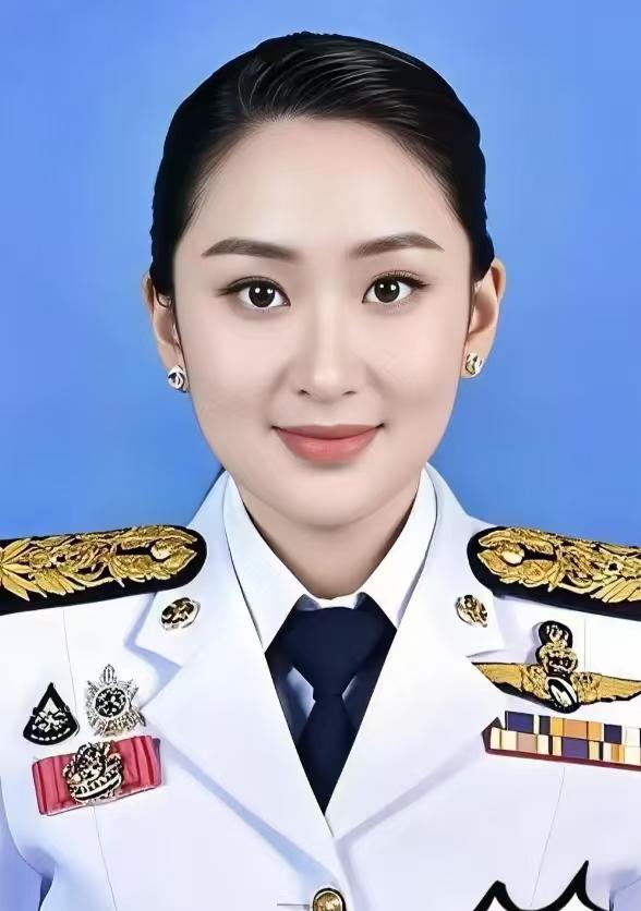 很多人都在问佩通坦这次还有机会再上去吗，她现在在忙些什么？首先，佩通坦肯定还在沉