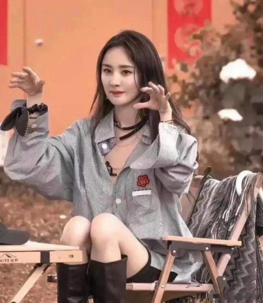 37岁的杨幂参加真人秀，少女感满满 