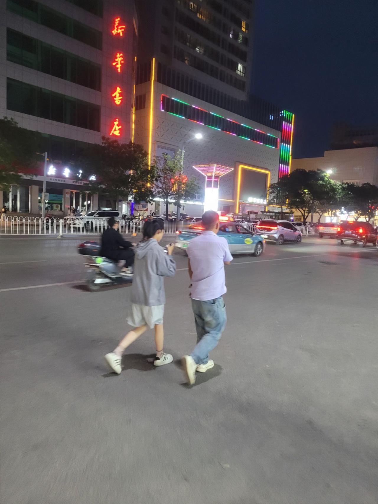 曾经的我常把离婚挂在嘴边，但当离婚协议真正摆在面前的时候，我傻眼了。

老公42