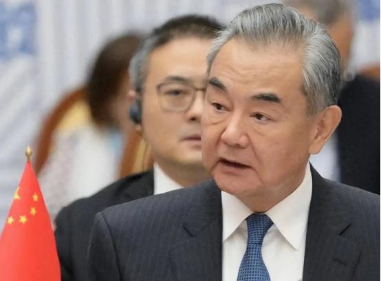 中国跟伊朗的通话已经结束了
 
咱们先把霍尔木兹海峡的情况捋清楚。伊朗并没有真正