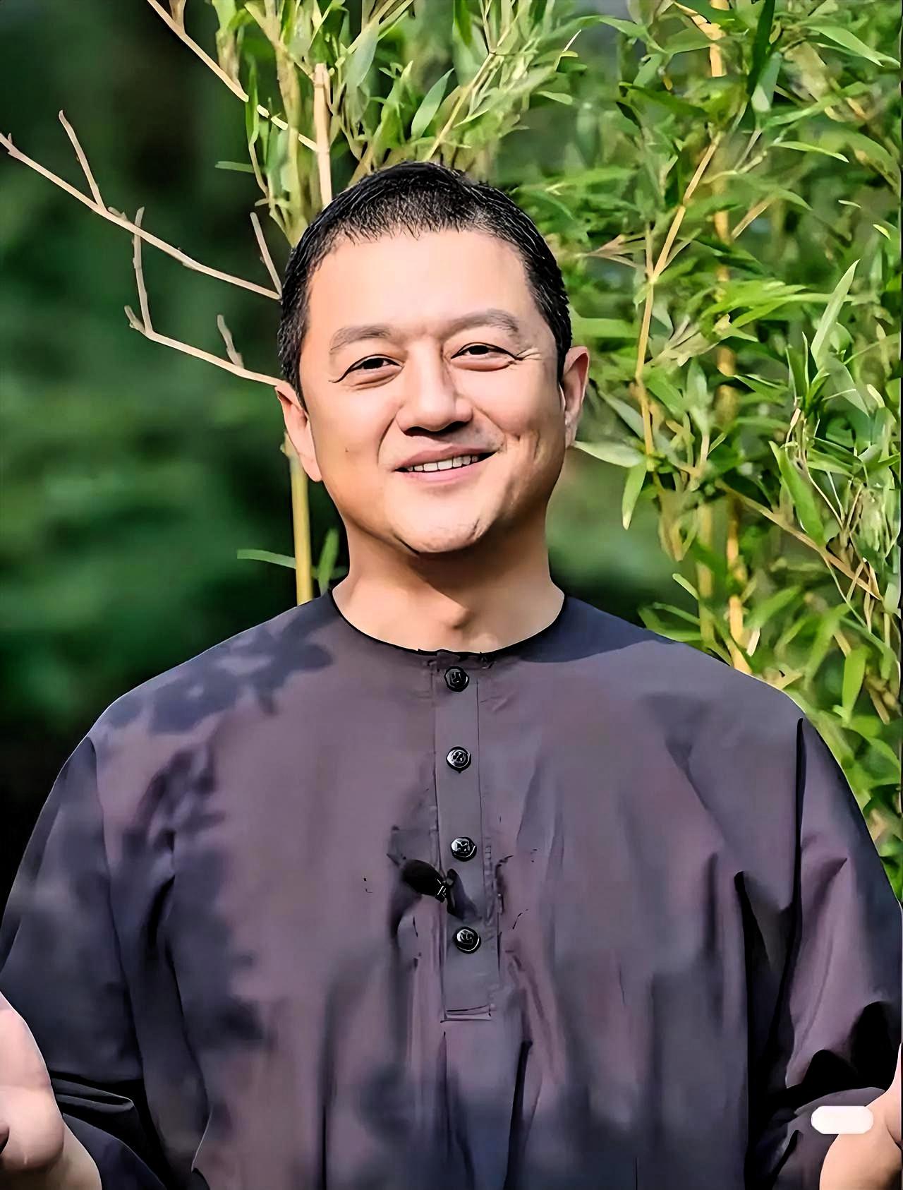 那些年全网笑李亚鹏“王菲不要他”、做生意做啥亏啥，现在陈光标和张雪排着队给他送钱