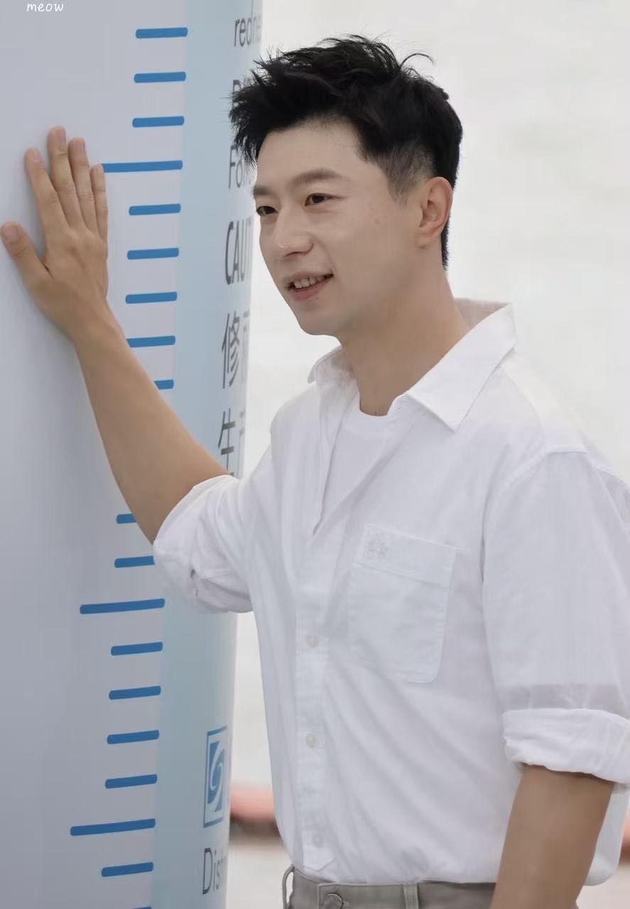 马龙满38减20的秘诀 看马龙在车间里乖乖咬着吸管喝牛奶的样子，简直把“清爽”两