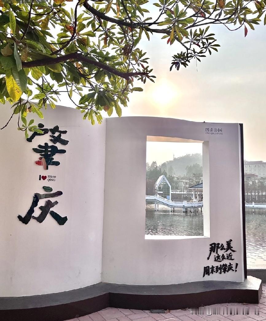 近日，我朋友的一位22岁的女学生很是痛苦，她父母不同意她跟男友交往的痛苦！

她