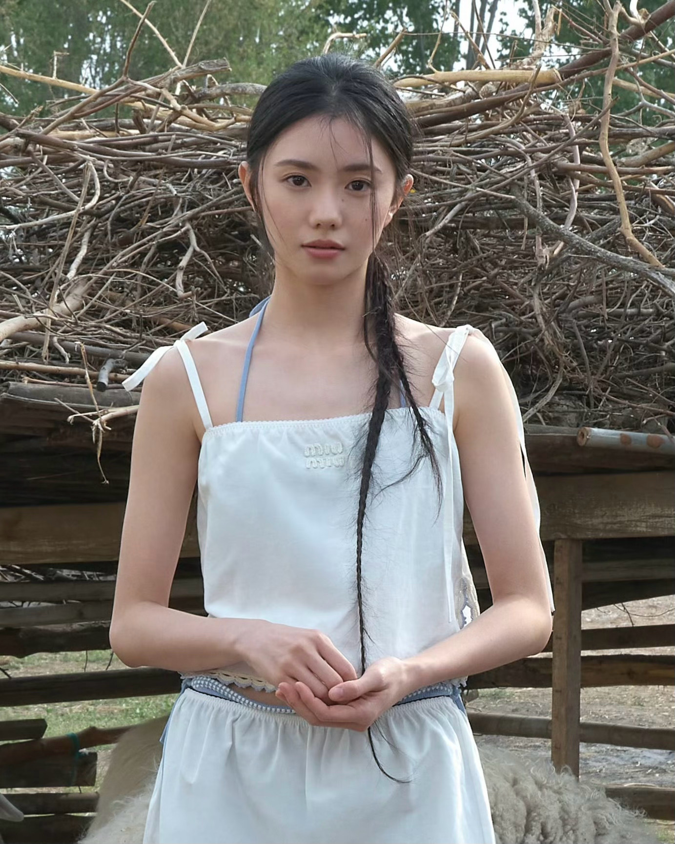 “不论是男生还是女生就是要认为自己是最好的，都是独一无二的。其实，你喜欢他不是他