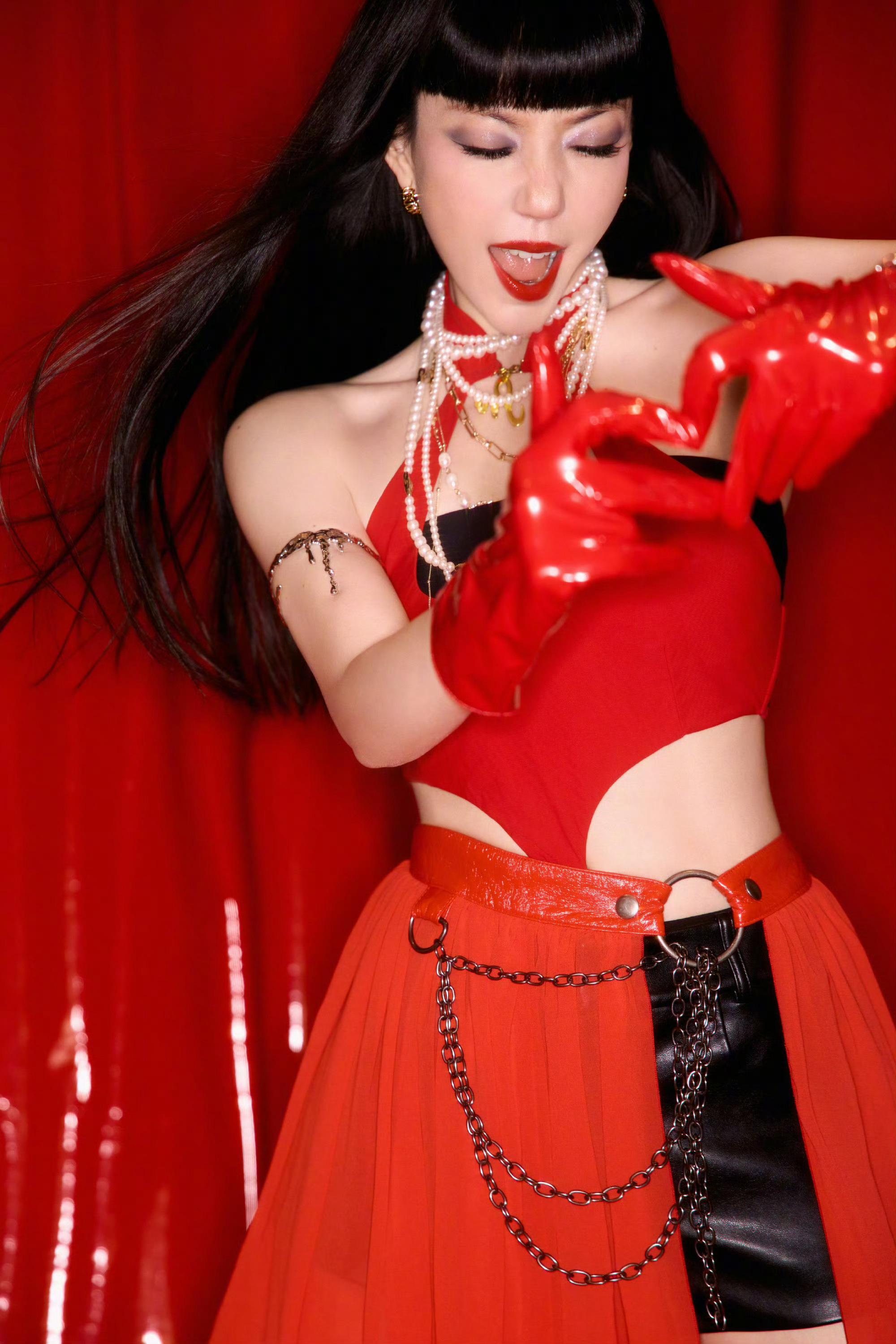 吴莫愁 红色真是太适合姐姐2026就要这么红！红色和大漂亮太搭配啦