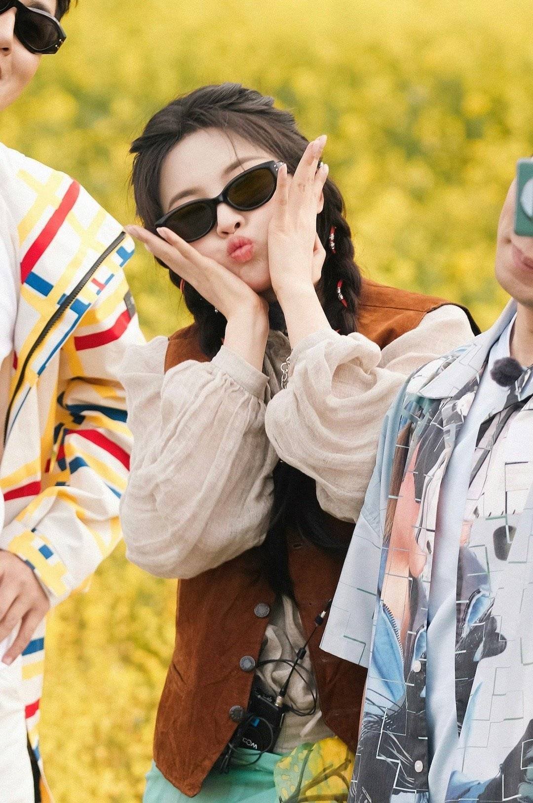 #杨超越[超话]#ycy#杨超越七时吉祥# ycy#杨超越祥云# “天空虽然有乌