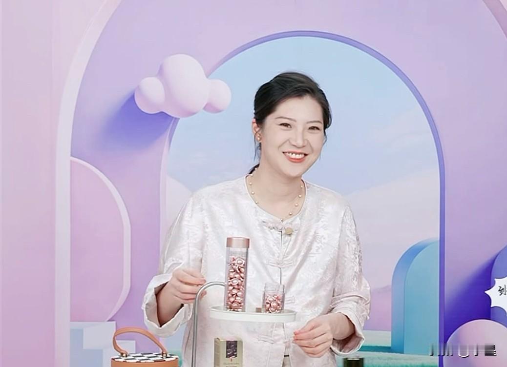 今天被盼盼的一段话感动了
她说姥姥走了，她妈妈很难过
盼盼就特别宠自己的妈妈
给