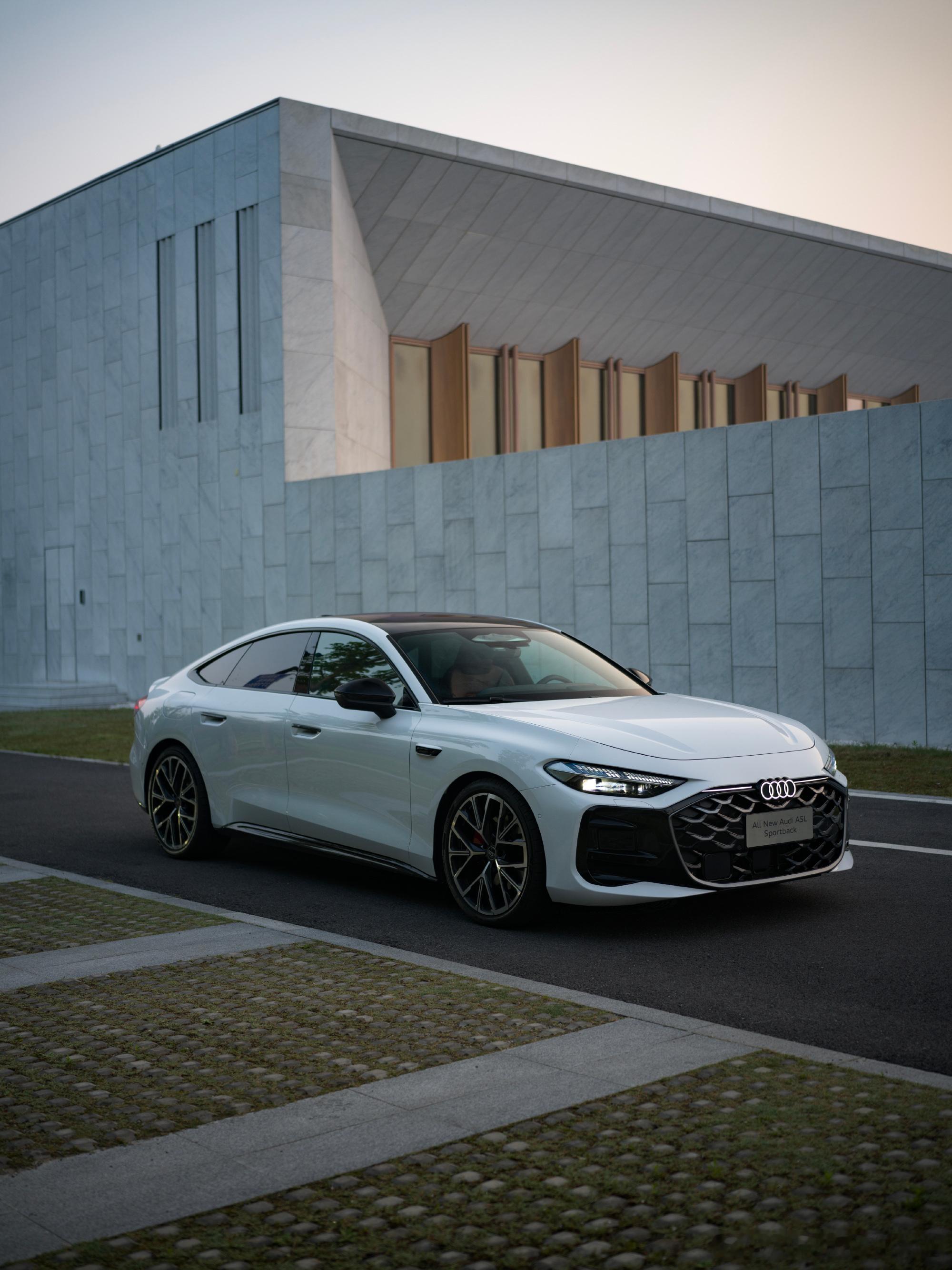 大家最近有没有在网上刷到，老外来上海体验上汽奥迪A5L的视频？虽然奥迪A5是个全