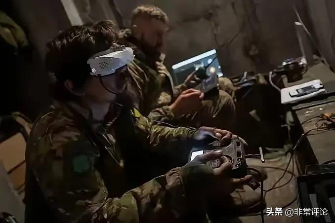 网传全球飞手可远程操控乌克兰无人机，看着像打游戏参战，其实存在明显夸大。乌克兰确