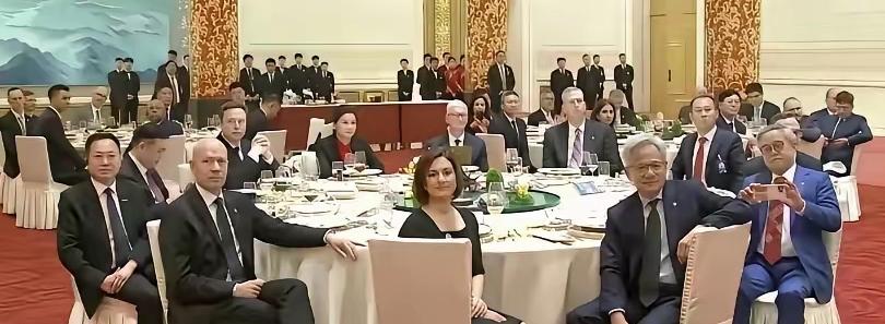 你有没有想过，昨晚那场世界级CEO云集、星光熠熠的人民大会堂晚宴，缺了谁最让人心