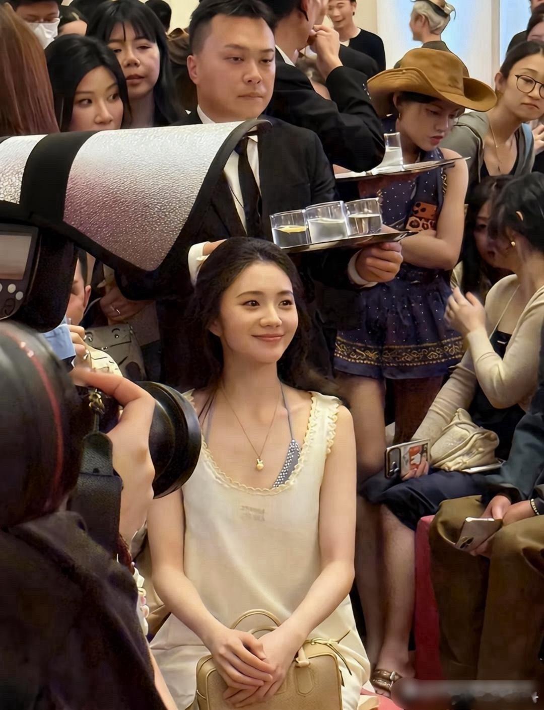 刘浩存好舒服的脸！好明媚的笑！！ ​​​