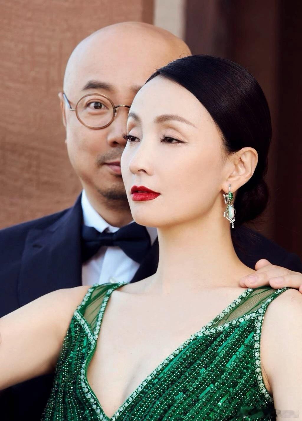 曝徐峥骚扰人妻徐峥离婚了吗？我不信谣也不传谣，人家两口子好好的，我发几张他们的照