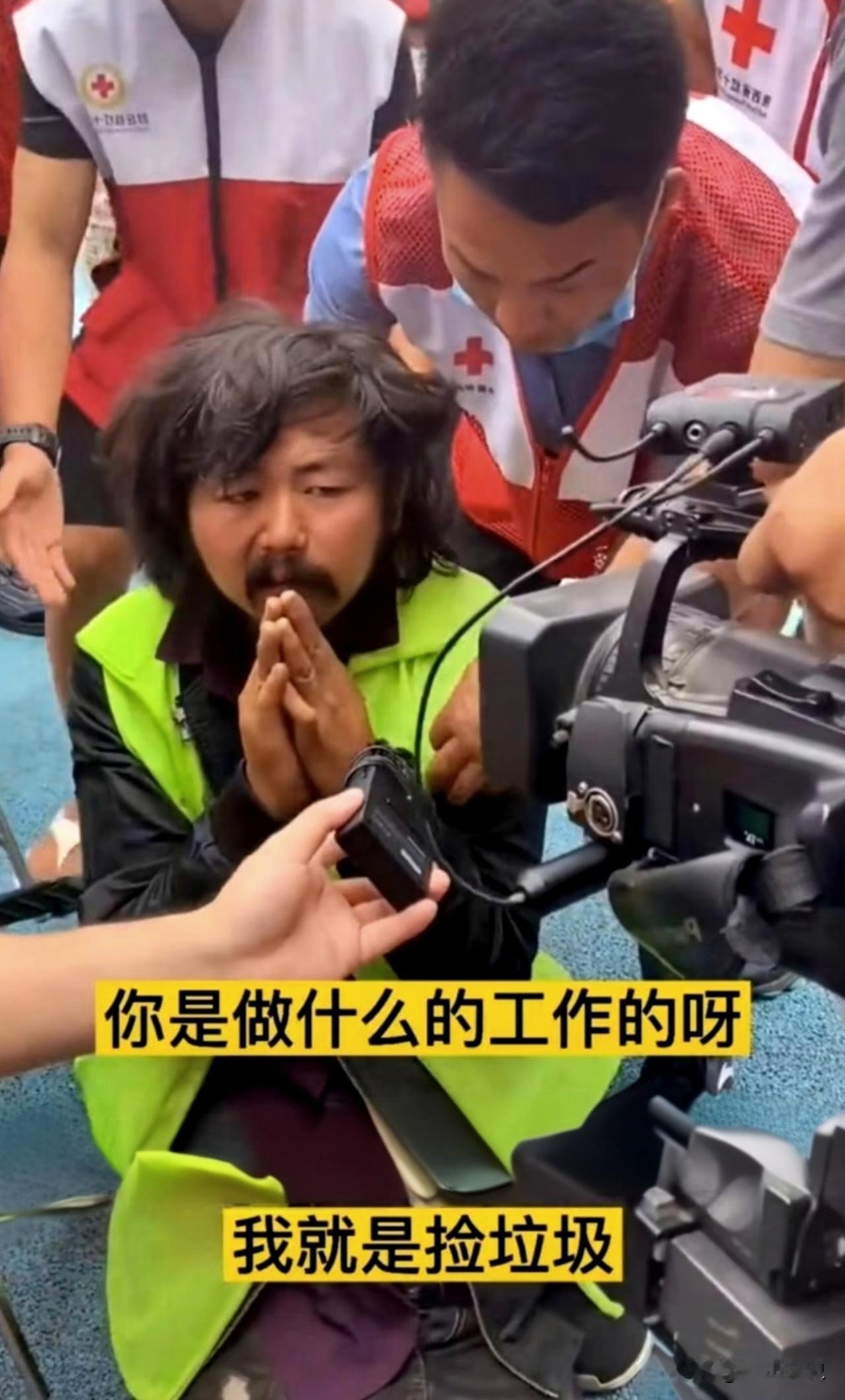 2021年7月，河南新乡遭遇特大暴雨，洪水肆虐，无数百姓受灾受难。就在所有人都为