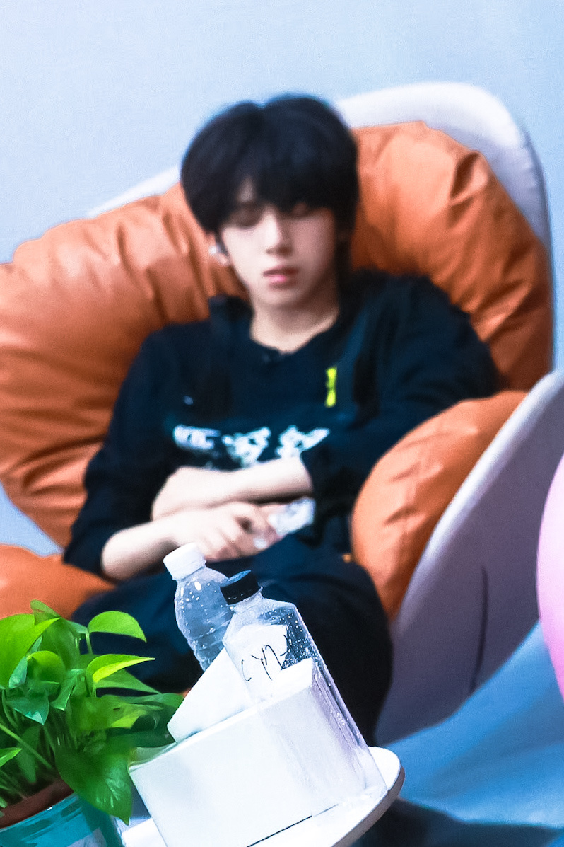 诶呦我的心要萌化了🥺🥺🤲🏻 
