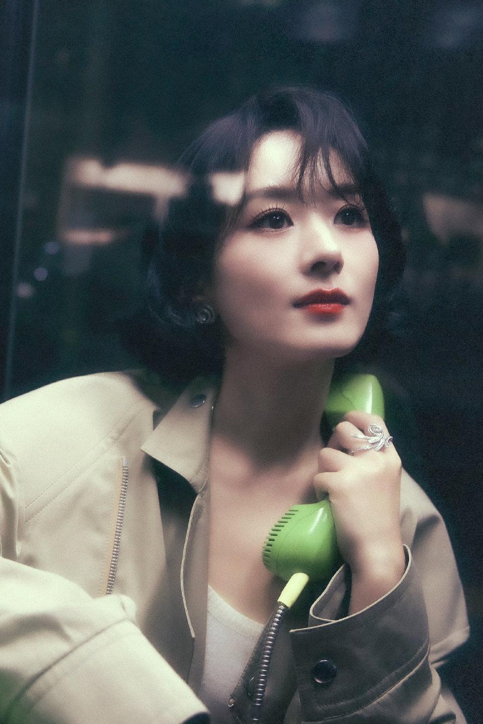 赵丽颖赵丽颖 “我是可爱的女孩子。”“嗯？”“你是可爱啊。” 