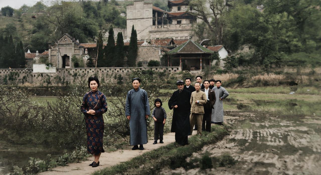 1945年底，重庆磐溪石家花园，抗战期间大量文人、艺术家在此避难讲学，中国美术学