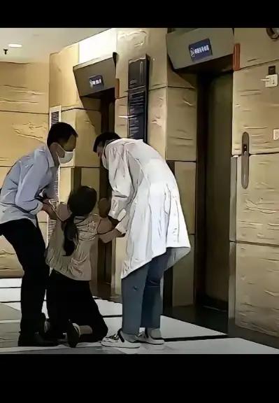 据多家媒体报道，江苏扬州一名 5 岁男孩因甲流死亡，导火索是退烧后母亲坚持让孩子