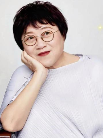 性学专家李银河说：“别不信，能不能发生关系，第一次见面就差不多定了。第一眼看不上