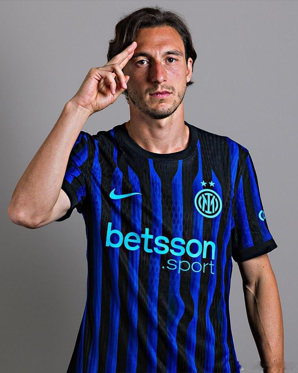 达米安因为比目鱼肌拉伤要到下周末才能康复，比预计恢复时间晚了一些时间。国际米兰欧