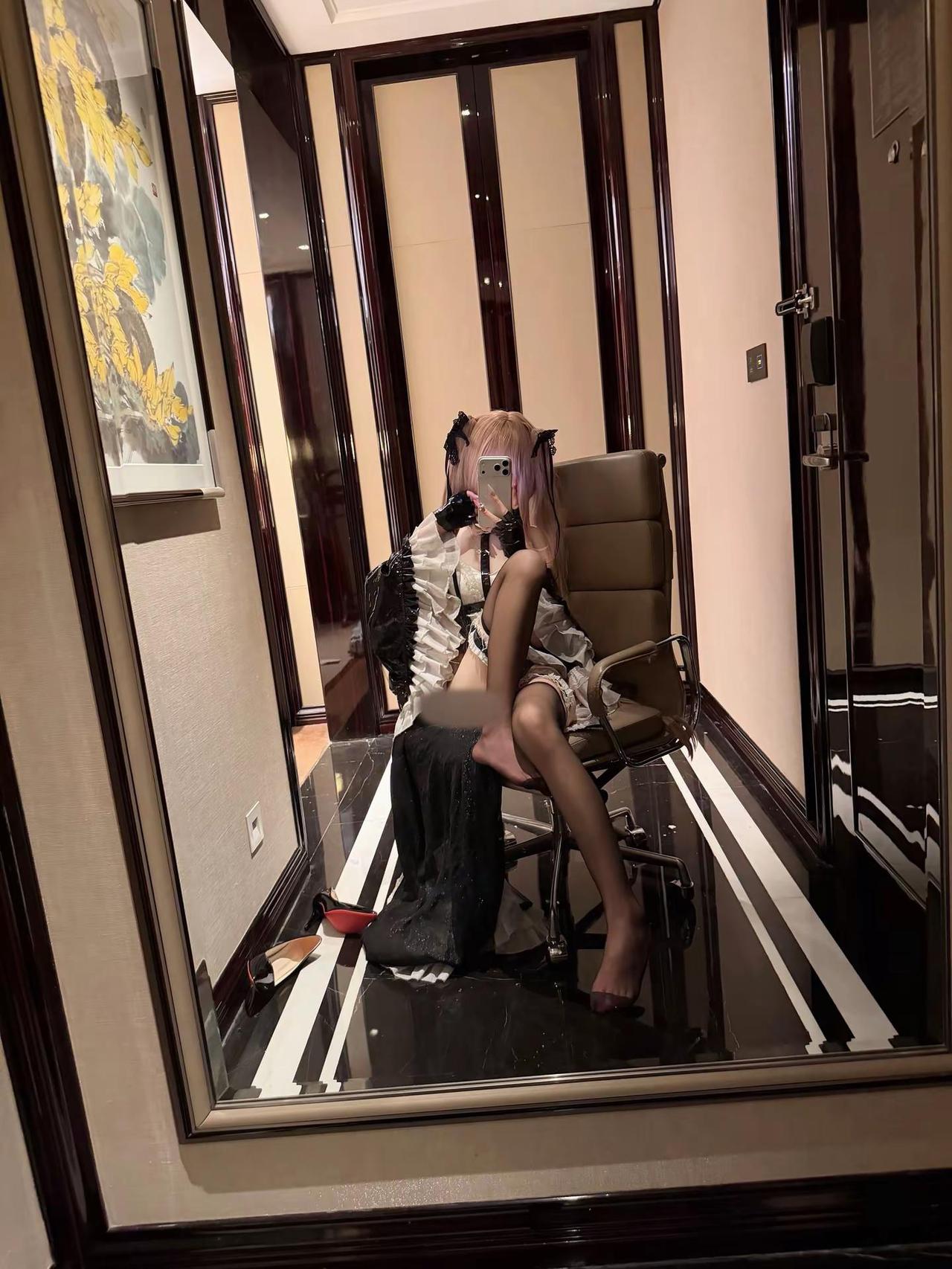 和你比起来他们都索然无味。正常穿搭