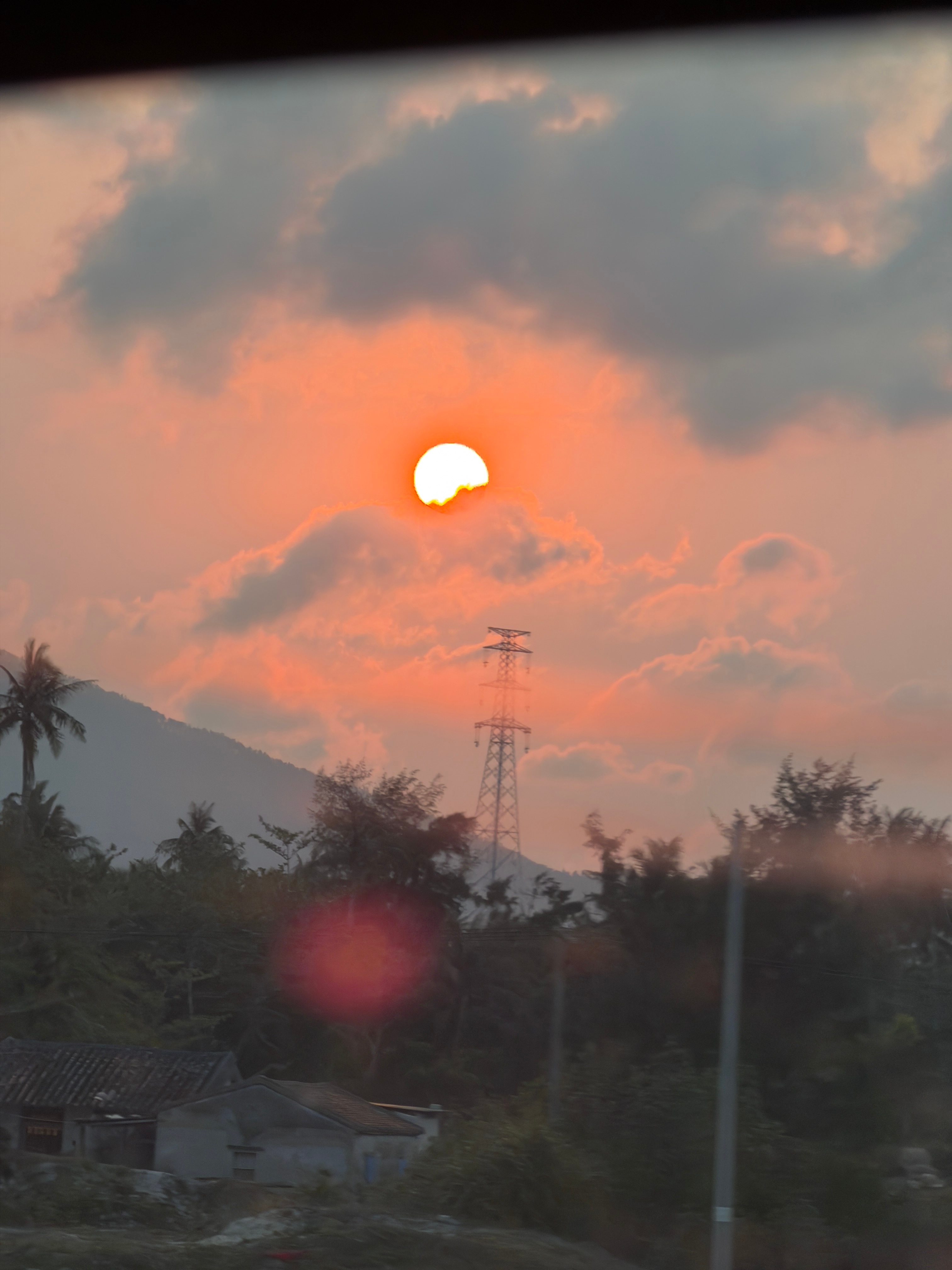 本来想去万宁躺两天...开车到了石梅湾发现全是人...该有人问为什么不去日月湾了