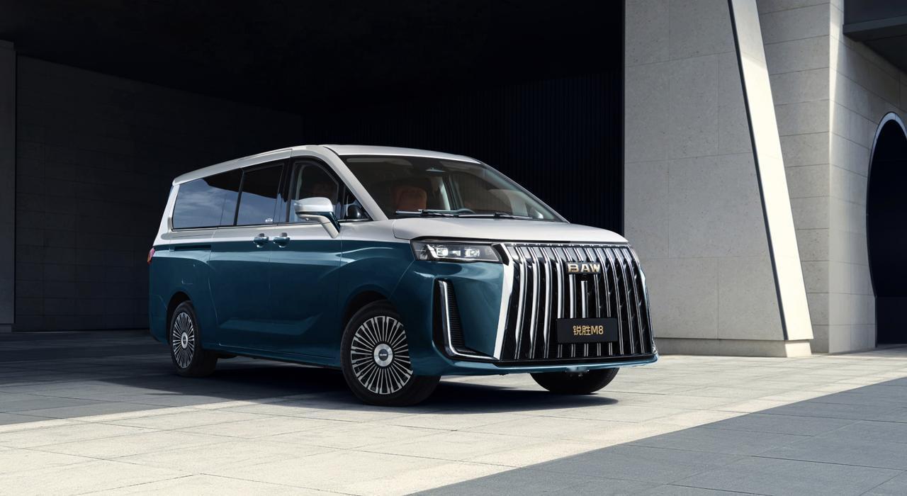 锐胜汽车首款大型MPV，锐胜M8正式上市，有以下亮点：
1、共推出8款车型，市场
