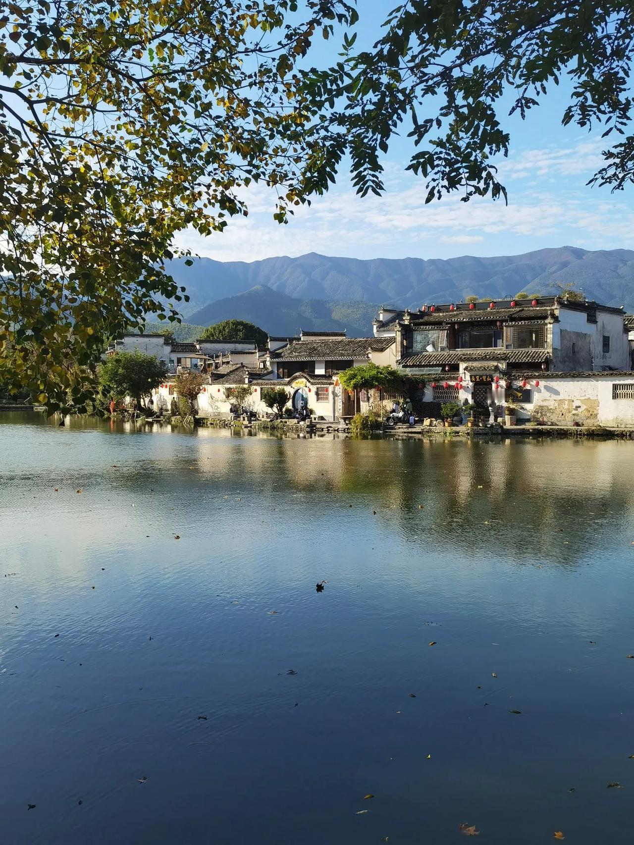 为保护家庭财产，提防女婿可避免财产被骗走。搁谁都会提防未知的风险，如果这位做女婿