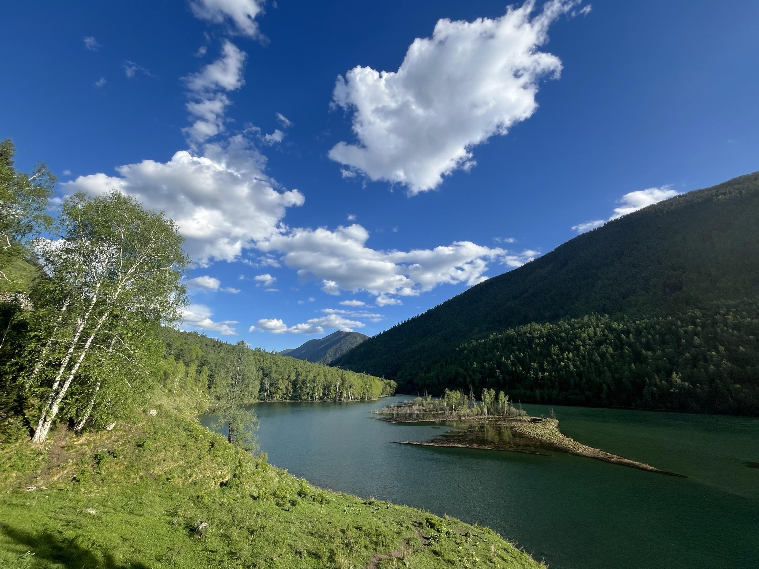 喜欢独来独往的人，值得深交 他们内心沉静，灵魂坚韧 有一套属于自己的秩...