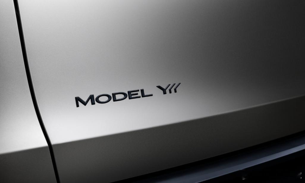 特斯拉大六座豪华纯电SUV Model Y L来了！该车轴距超过3米，车长约5米