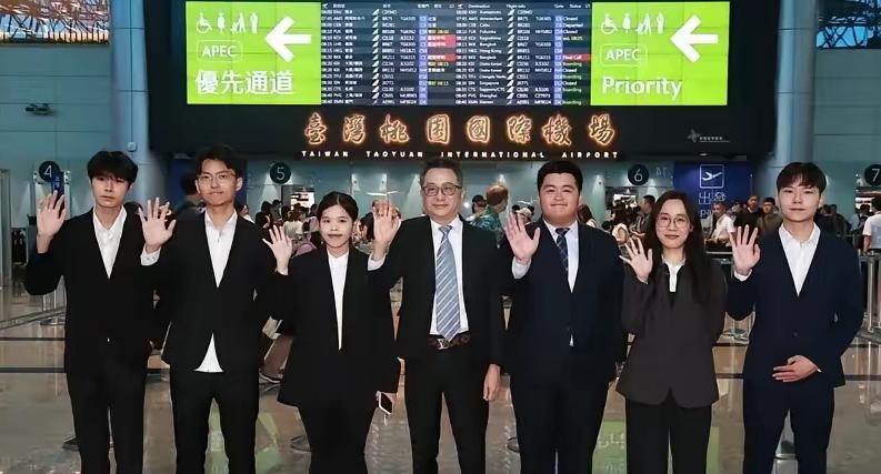 民众党青年团赴陆参访，将到上海交通大学座谈交流。

李伟华带3个党工、5个年轻人