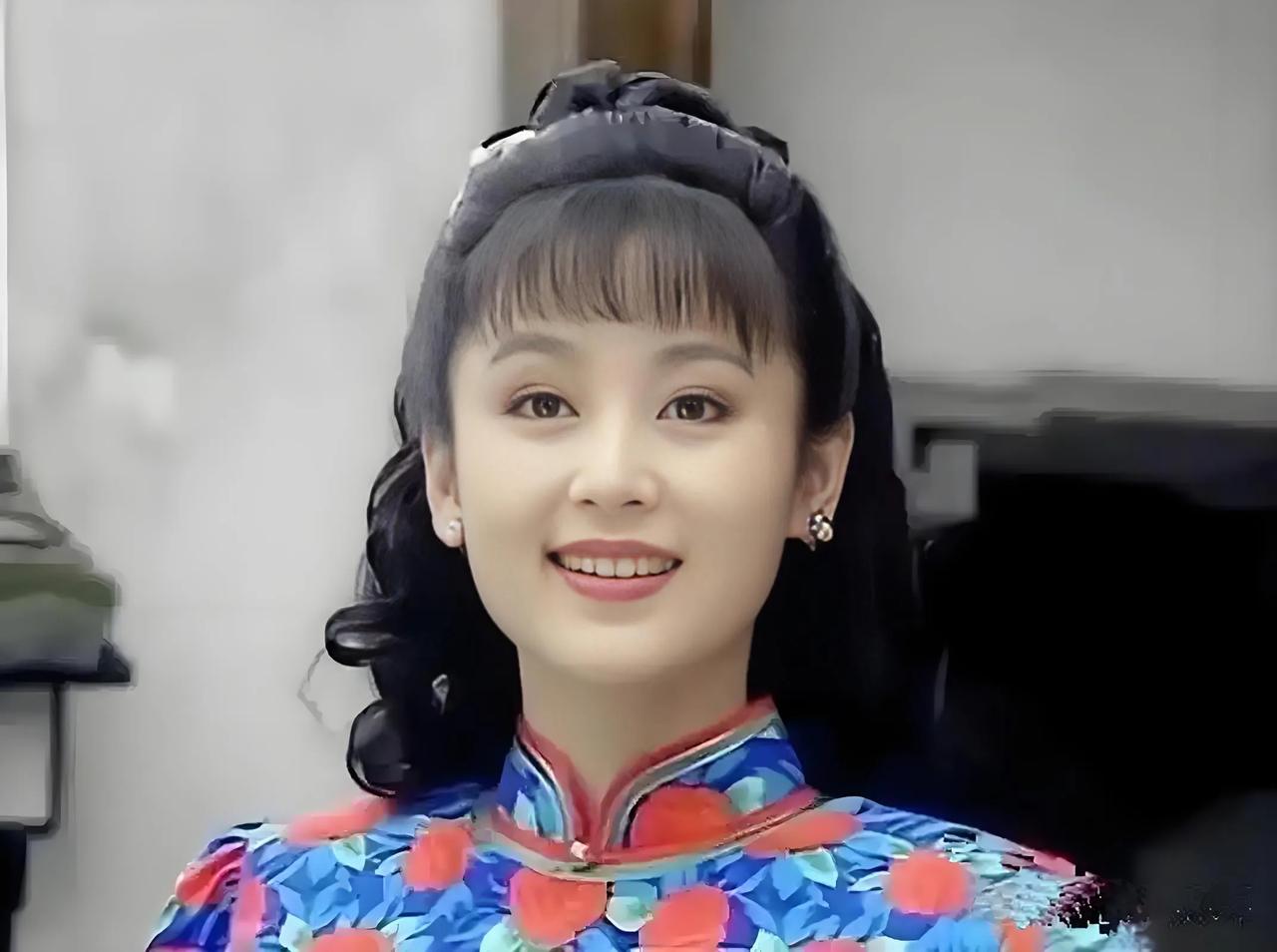 当年《青青河边草》缺一个古典大气的女配角，陈红说：“让我演吧，片酬不是问题！我只